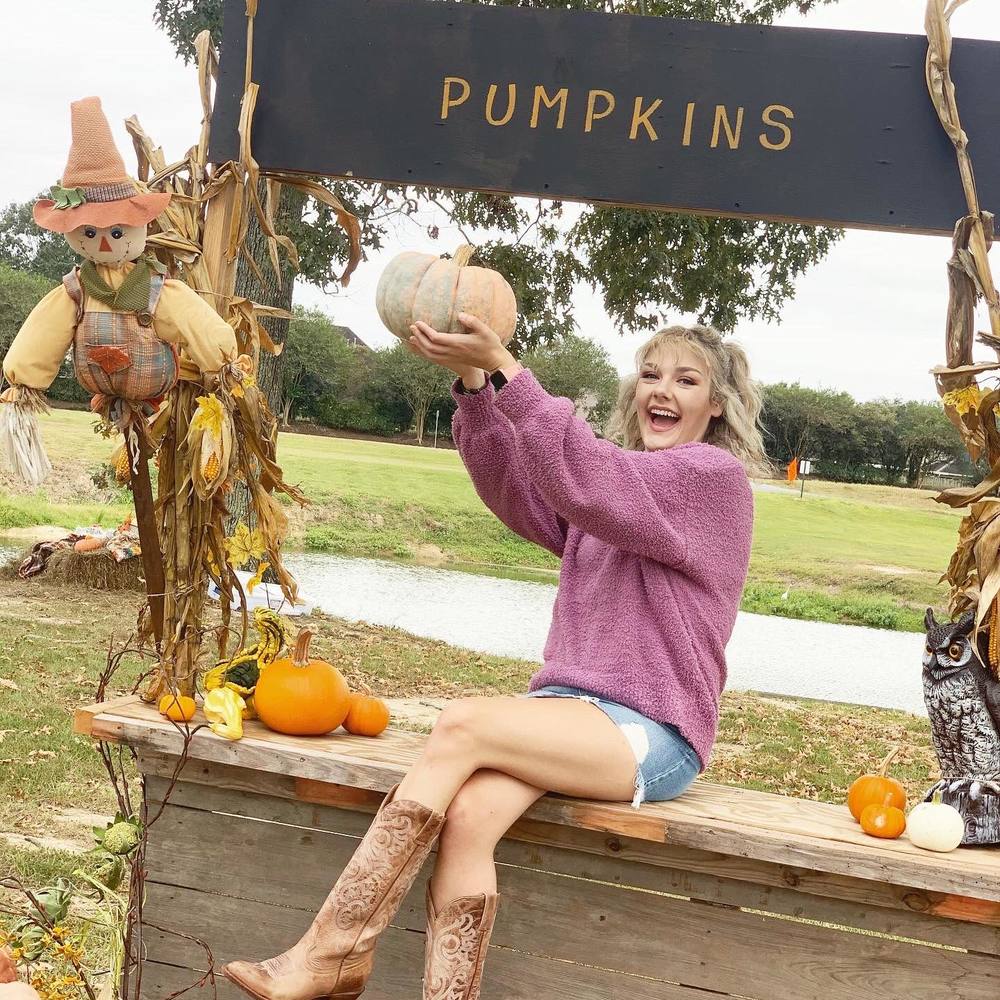 Meet your Posher, Mallorie